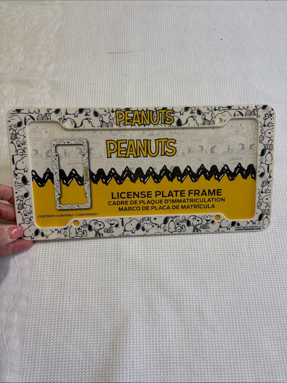 NWT PEANUTS LICENSE PLATE FRAME